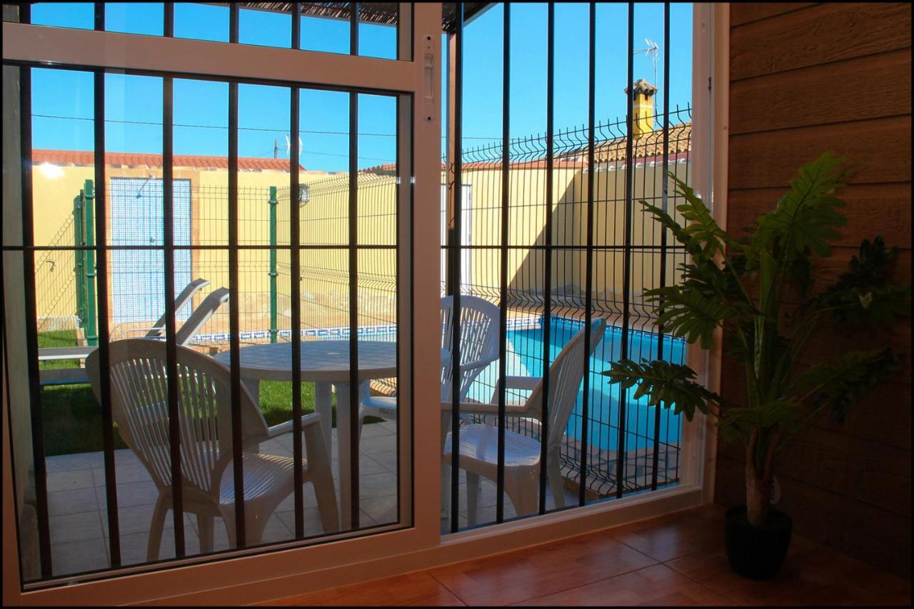 Bungalow Curro Pareja con piscina privada Conil De La Frontera Exterior foto