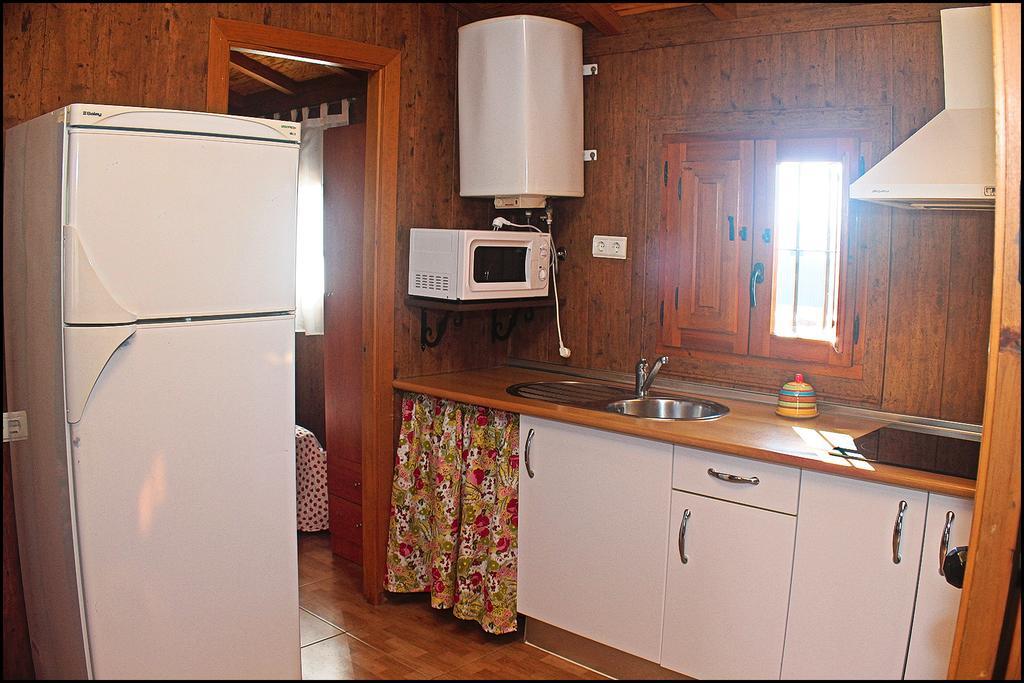 Bungalow Curro Pareja con piscina privada Conil De La Frontera Exterior foto